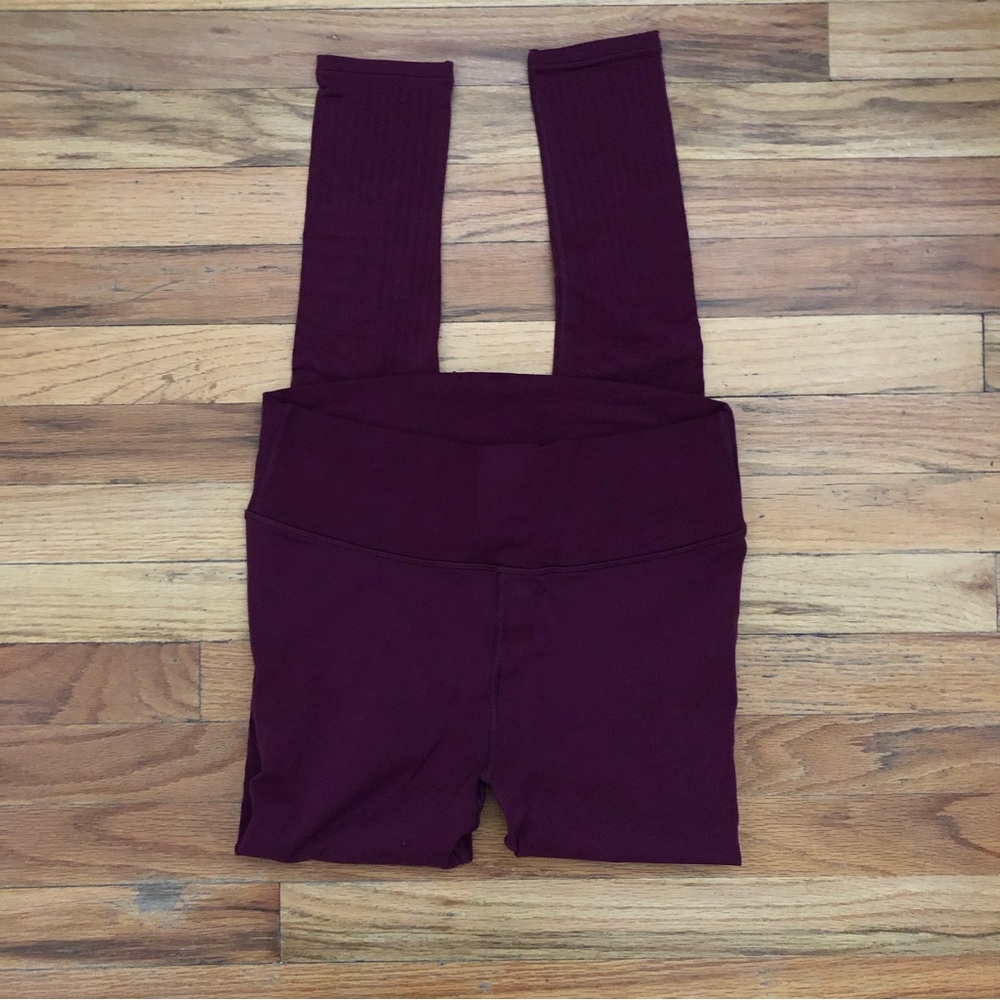 Lululemon Reveal Tight Mesh Stripes in Marvel Size 8
